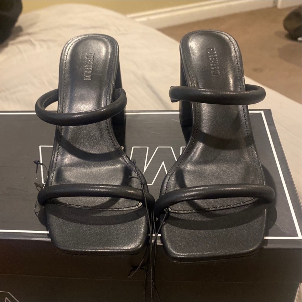 Forever 21 black heels